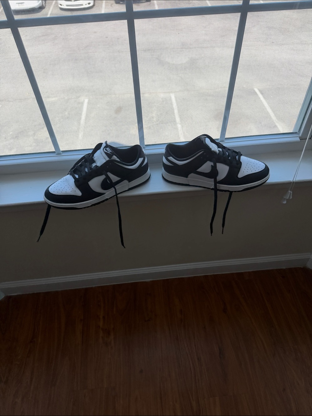 Nike Men’s Low-Top Sneakers in Black and White versatile men and women